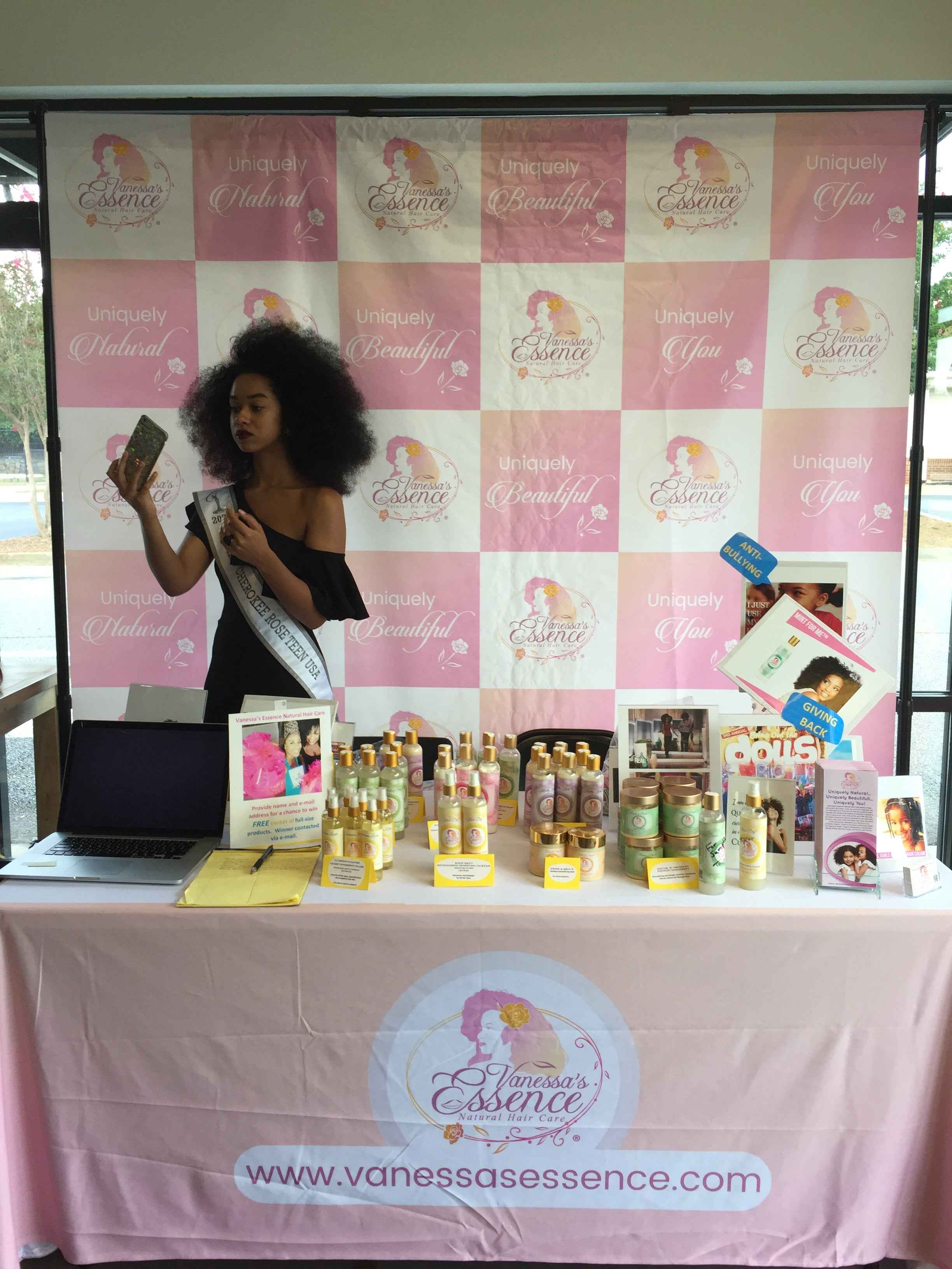 Load video: Our Pop-Up Shop at Kinks &amp; Curls Atlanta